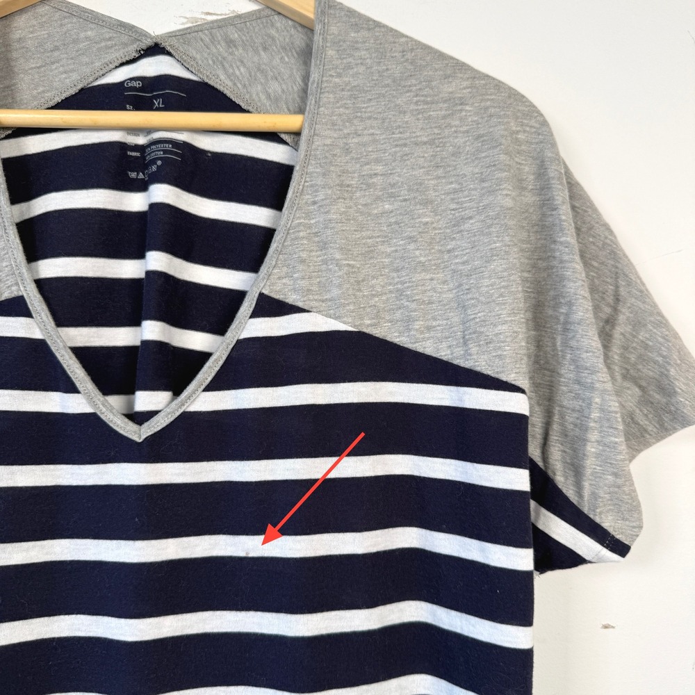 GAP Women's Striped V Neck T Shirt XL - Picture 2 of 9